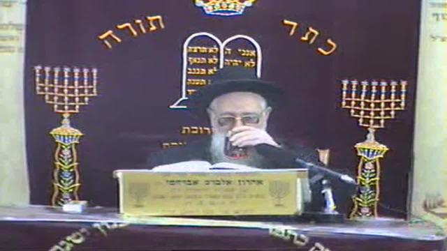 גבולות הסמכות ההלכתית בהטלת נידוי וחרם – מהעוברים על "לפני עיוור" (מכירת טרפות ועיתונים פסולים), מונעי רבים ממצווה ועד לעיוותי הלכה, בתוספות הנהגות והיסטוריה ממשנתו של החזון איש זיע"א